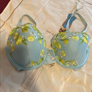 Victorias Secret VS Dream Angels Lemon Floral Embroidered Lined Demi Bra